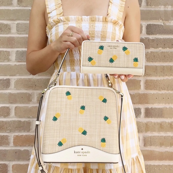 kate spade Handbags - Bundle💕Kate Spade Bucket Bag Crossbody + Wallet